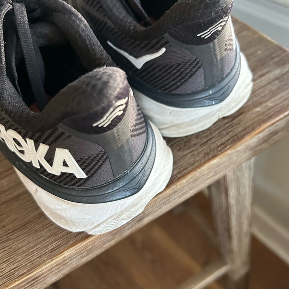 Hoka Clifton 9 Black White Athletic Running Shoes Sneakers Women’s Size 8.5 - Picture 8 of 14